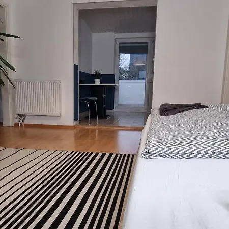 Private In شقة ليمن